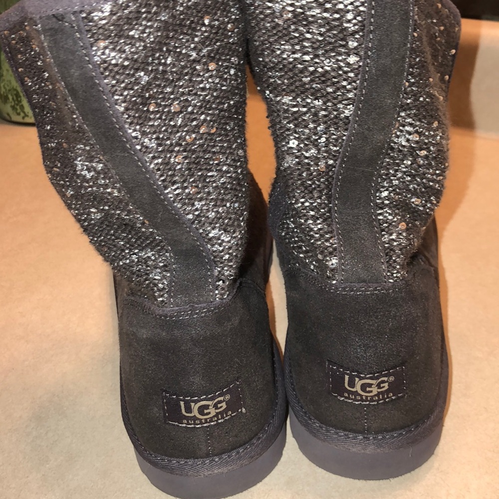 UGGS